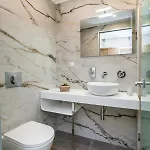 Azzurro Deluxe アパート