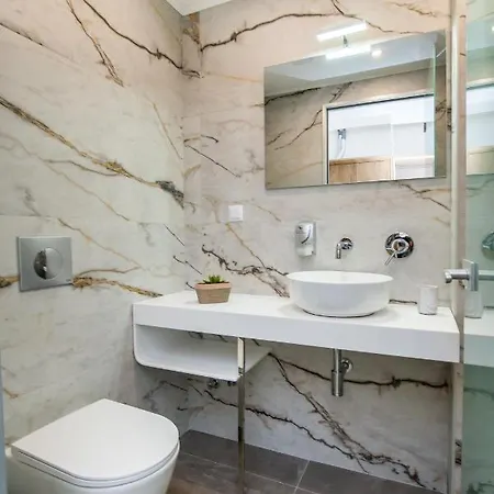 Azzurro Deluxe Lägenhet